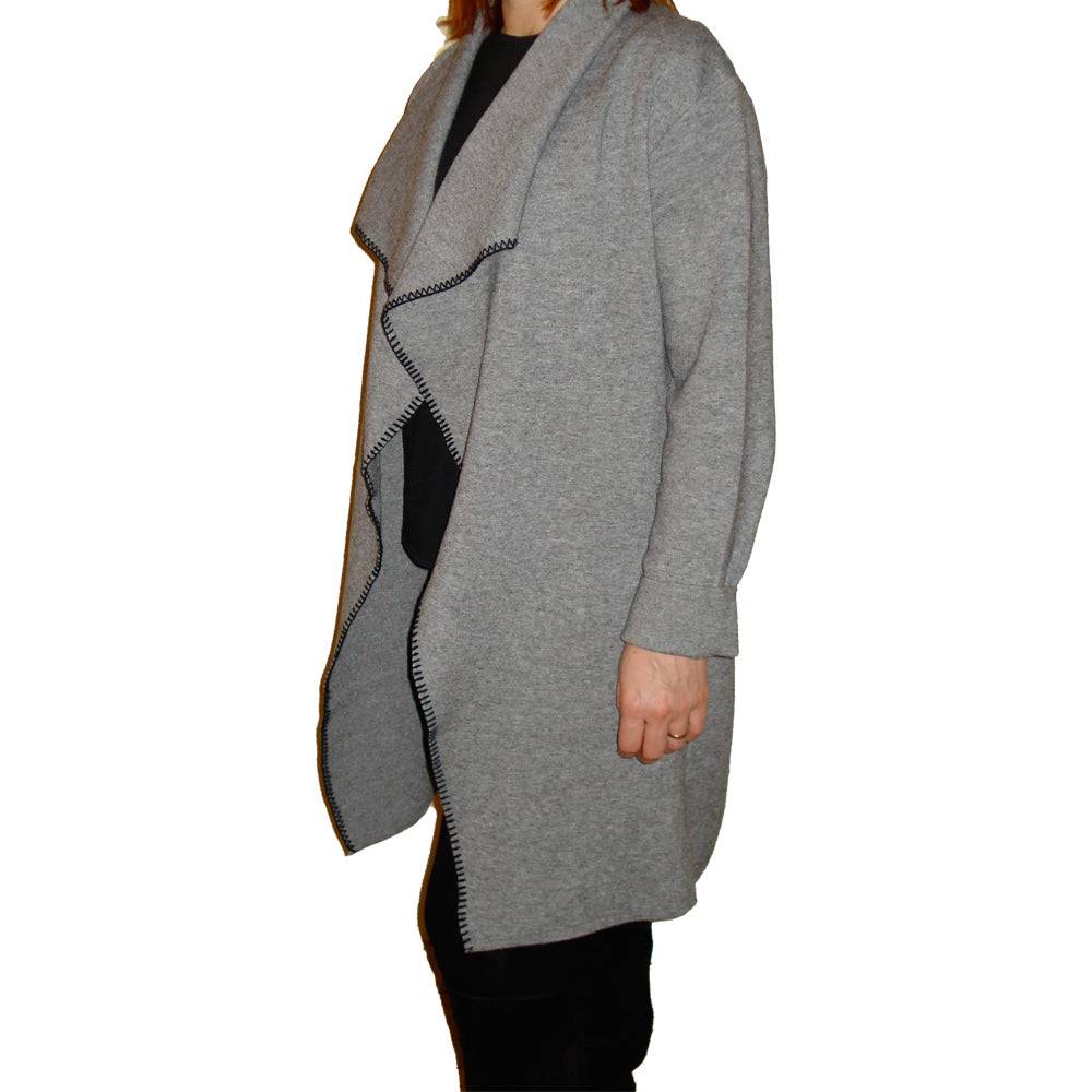 Cardigan Cappotto Donna grigio indossato
